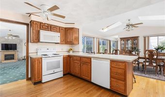 8 Meadow Ln, Coventry, RI 02816