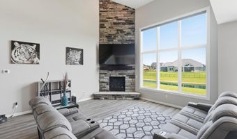 5306 Greyson Heights Dr, Auburn, IN 46706