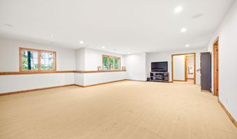 11668 E Laketowne Dr, Albertville, MN 55301