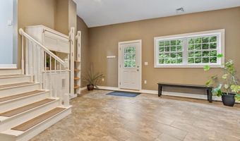 67 Quaker Ln, Bolton, MA 01740