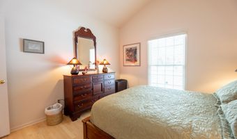 2222 Stonebridge Dr N, Ann Arbor, MI 48108