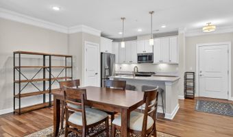 6101 FAIRVIEW FARM Dr 207, Alexandria, VA 22315