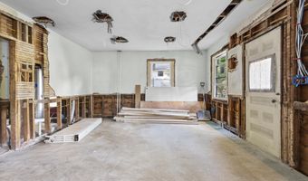 41 Old Farms Rd, Avon, CT 06001