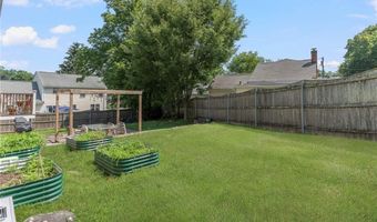 16 Taylor Ln, Warwick, RI 02886