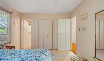 8502 WOODBINE Ln, Annandale, VA 22003