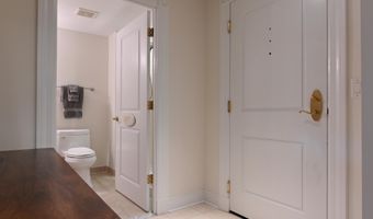 5 PARK Pl 217, Annapolis, MD 21401