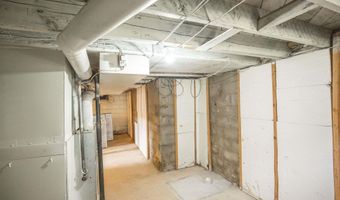 125 S Heckart St, Algona, IA 50511