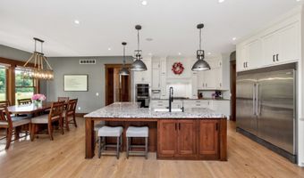 24913 Covenant Ln, Adel, IA 50003