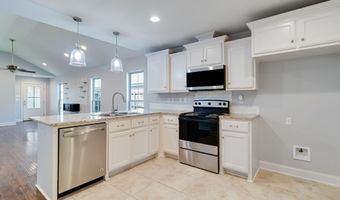 321 Harvest Ln, Abbeville, LA 70510