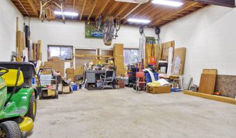 60 Abena Shr, Belgrade, ME 04917