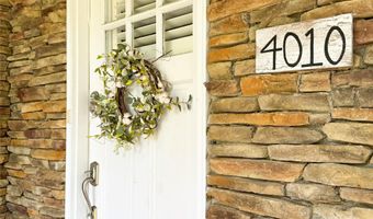 4010 Hiddenbrook Dr, Charlotte, NC 28205