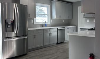 38 Edison St, Bayville, NJ 08721