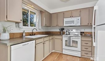 8491 W Holbrook Ct, Boise, ID 83704