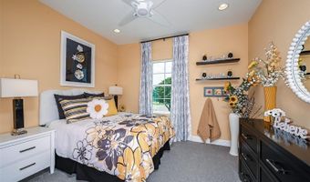 5373 WOLF CREEK Dr, Apollo Beach, FL 33572