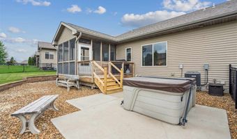 1217 Copper Mountain Dr, North Liberty, IA 52317
