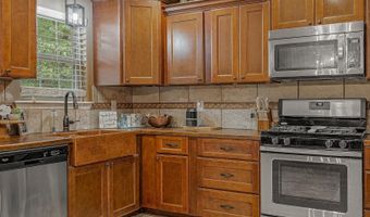1940 Mountain Ridge Rd, Batesville, AR 72501