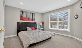 1920 Jester Ln, Algonquin, IL 60102