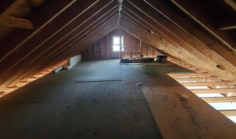 84 14th St, Bangor, ME 04401