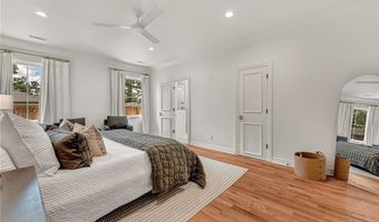 103 NE 7th St, Bentonville, AR 72712