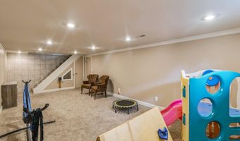 2751 Cleveland Dr, Ames, IA 50010