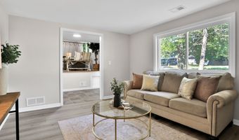 520 East Rd, Belford, NJ 07718