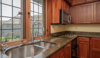 57 Ledge Rd 2, Newport, RI 02840