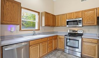 7819 Shannon Lakes Way, Indianapolis, IN 46217