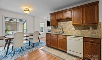 3755 Brookchase Ln, Charlotte, NC 28205