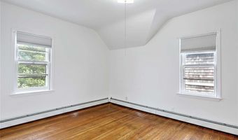40 Brightridge Ave, East Providence, RI 02914