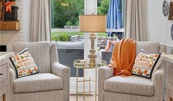 819 E UNIVERSITY Dr, Auburn, AL 36830