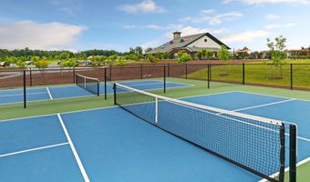 102 PHOEBE Ct, Lake Frederick, VA 22630