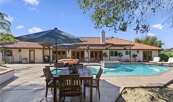 707 S Live Oak Park Rd, Fallbrook, CA 92028