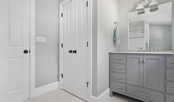 418 Mystic St, Arlington, MA 02474