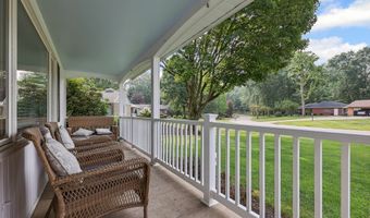 1527 Glenking Ln, Alliance, OH 44601