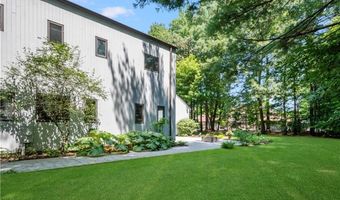 29 Dennell Dr, Lincoln, RI 02865