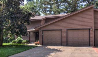 911 Woodglen Ct, Altoona, WI 54720