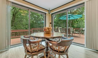 11 Carmen Gln, Albrightsville, PA 18210