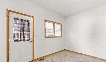 546 N 4th Ave, Addison, IL 60101