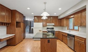 8681 144th Street Ct, Apple Valley, MN 55124