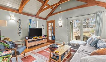 84 Charlotte St, Burlington, VT 05401