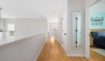 61 Schooner Cove Ln, Narragansett, RI 02882