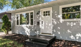 1824 E COLLEGE Ave, Appleton, WI 54915