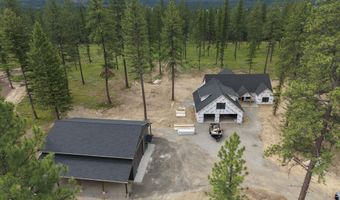 102 Wallace Ln, Blanchard, ID 83804