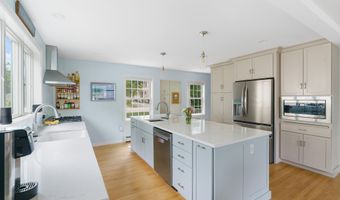 211 Oak St, Bath, ME 04530