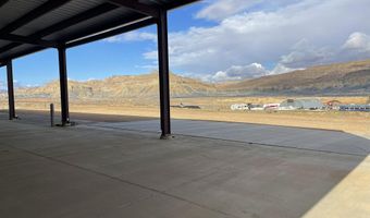 825 E Cannonball Dr, Big Water, UT 84741