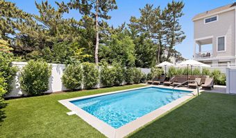 27 THIRD St, Beach Haven, NJ 08008