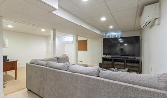 6 Fleuette Dr, Bellingham, MA 02019