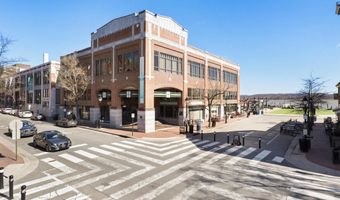 811 GIBBON St, Alexandria, VA 22314