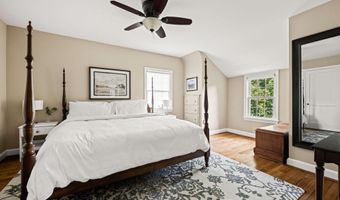 5706 9TH Rd N, Arlington, VA 22205