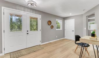 216 Hillsdale Dr, Ballwin, MO 63011